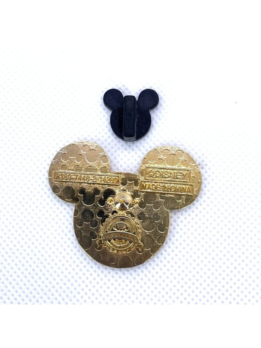 Disney Parks Animal Kingdom Adventure Mickey Mouse Safari Animal Peace Sign Pin - Picture 7 of 8
